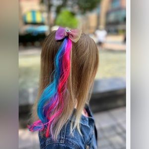 Girl unicorn hair extension clip